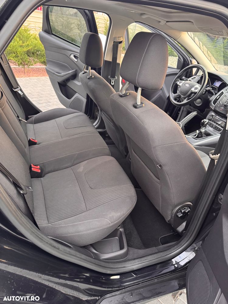 Ford Focus 1.6 TDCI DPF Titanium - 8