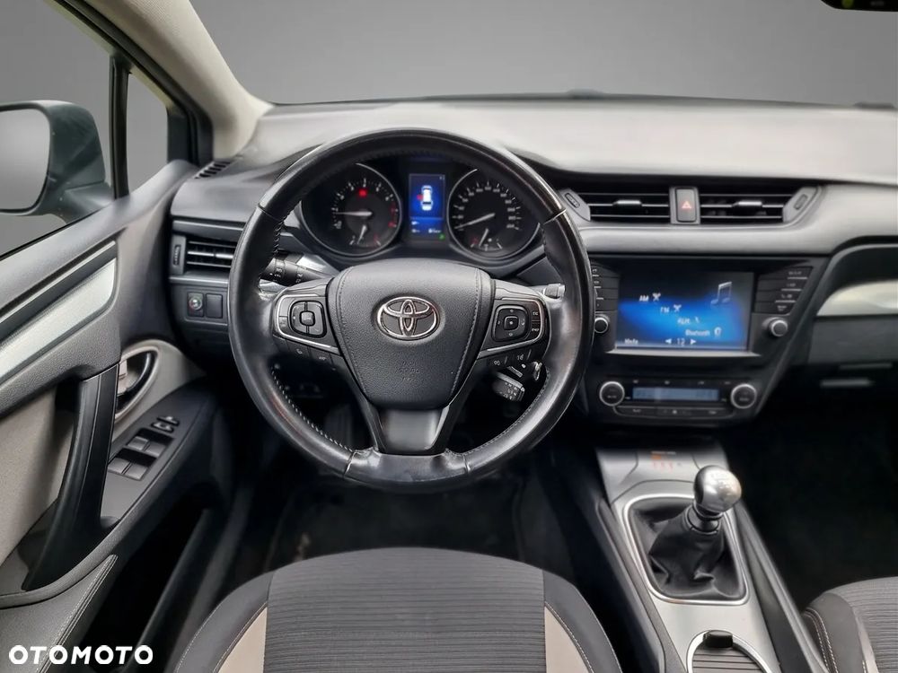 Toyota Avensis 1.8 Prestige - 8