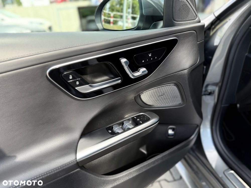 Mercedes-Benz Klasa C 220 d 4Matic 9G-TRONIC AMG Line - 25
