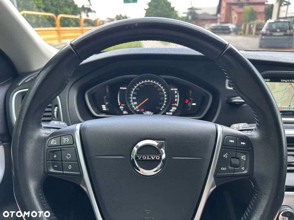 Volvo V40 Cross Country D2 Drive-E Ocean Race - 14