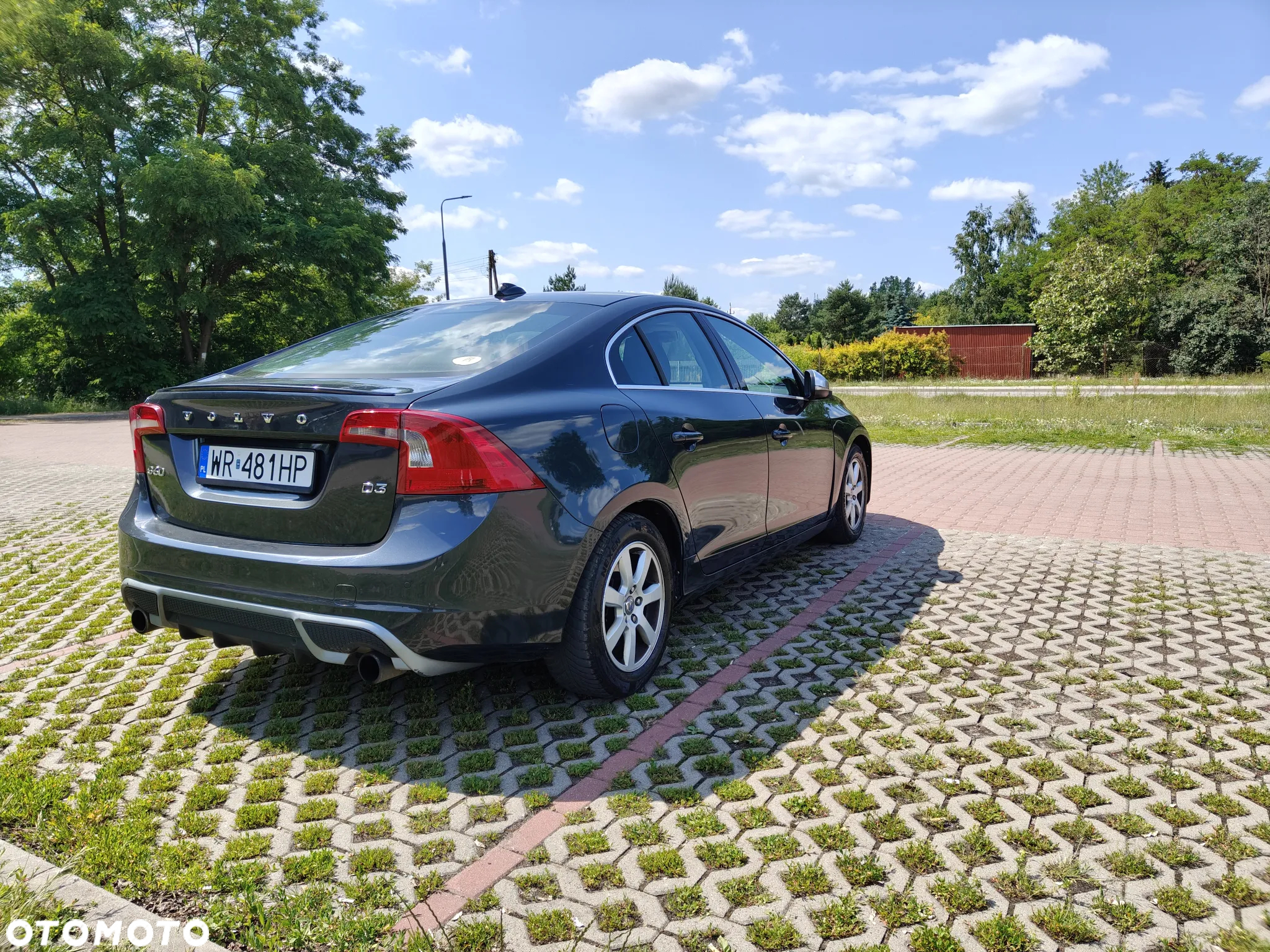 Volvo S60 D3 R-Design - 3
