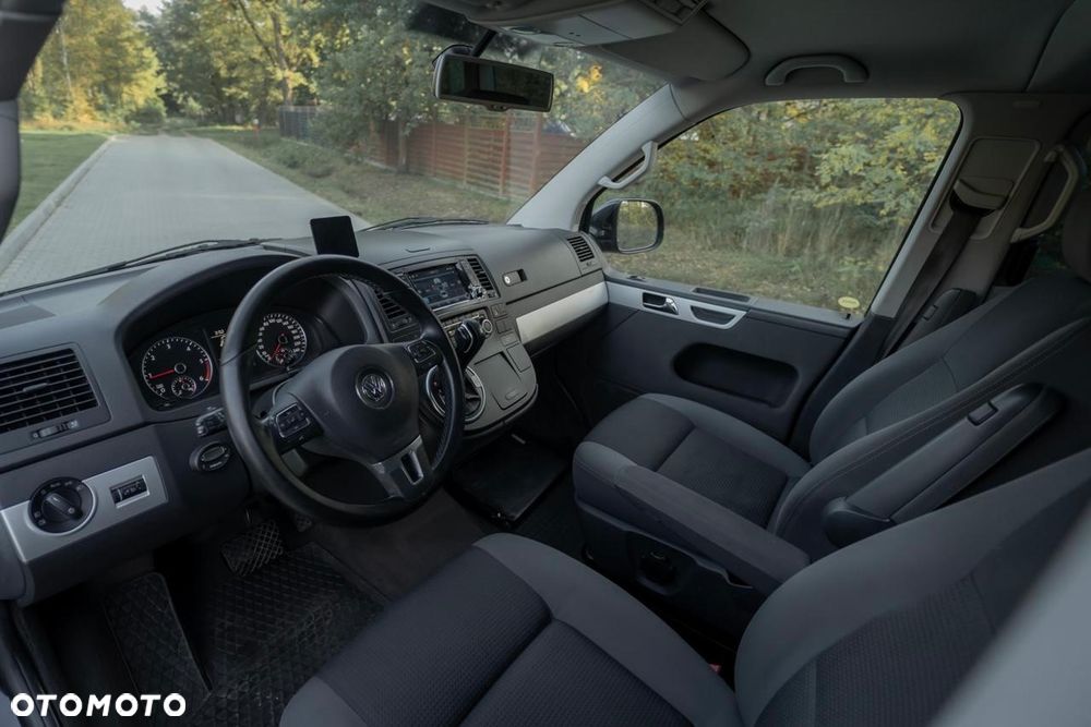 Volkswagen Multivan - 2