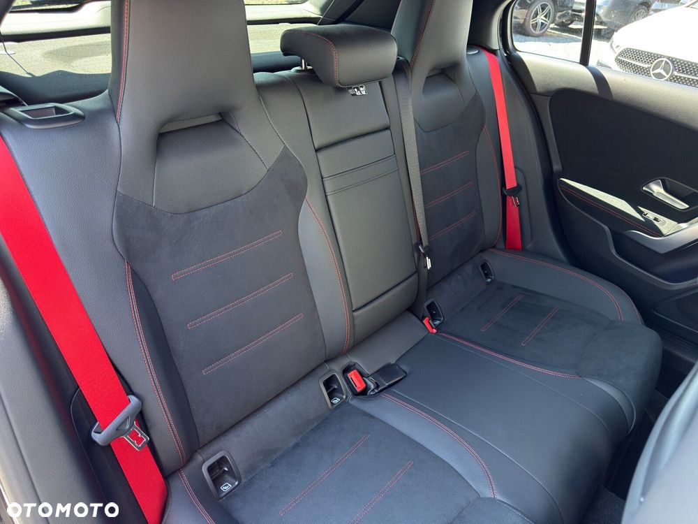 Mercedes-Benz Klasa A 35 AMG 4-Matic 8G-DCT - 29