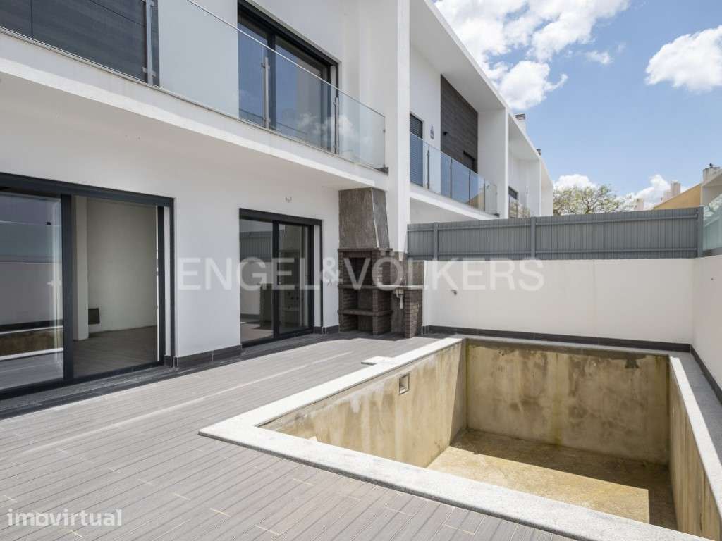 Moradia de Luxo T4 em Alcochete com Piscina e Rooftop - Grande imagem: 3/31