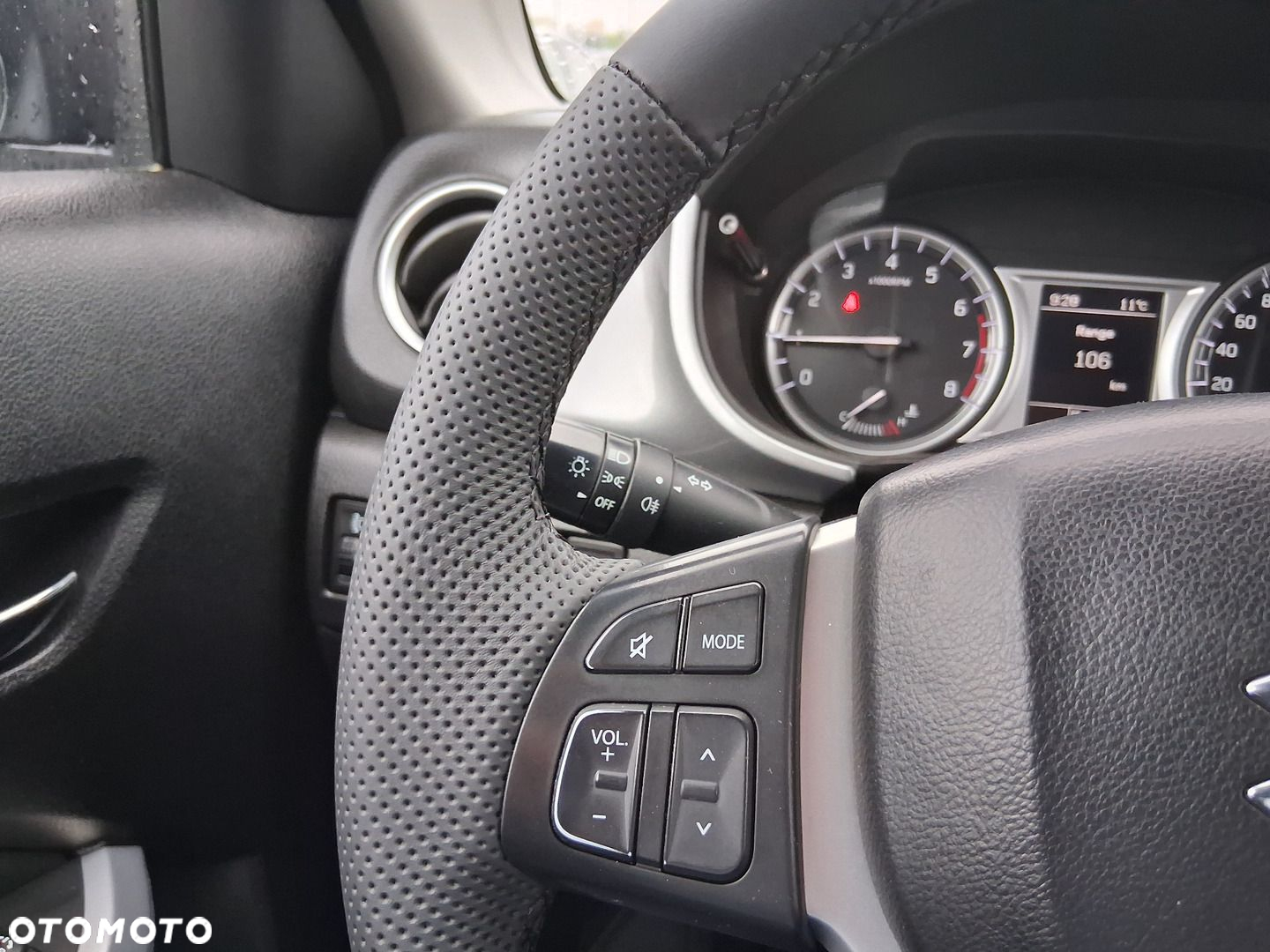 Suzuki Vitara 1.6 Premium 2WD - 23
