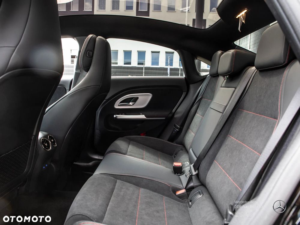 Mercedes-Benz CLA 200 mHEV 8G-DCT - 11