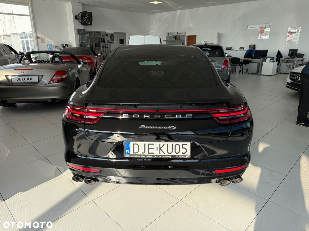 Porsche Panamera - 14