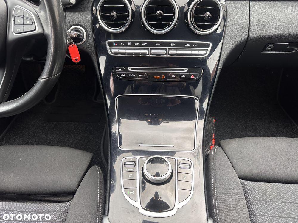 Mercedes-Benz Klasa C 180 (BlueTEC) d 7G-TRONIC Avantgarde - 35
