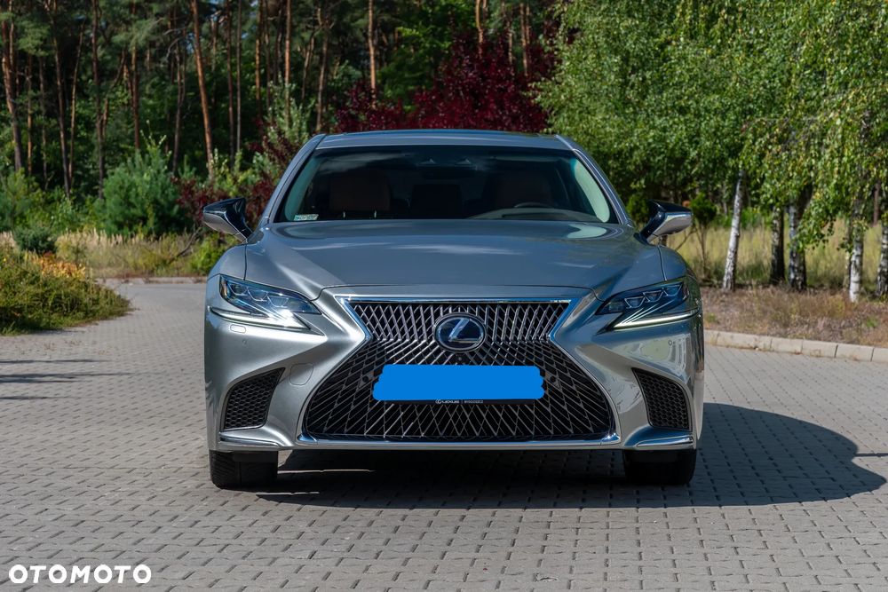 Lexus LS - 3