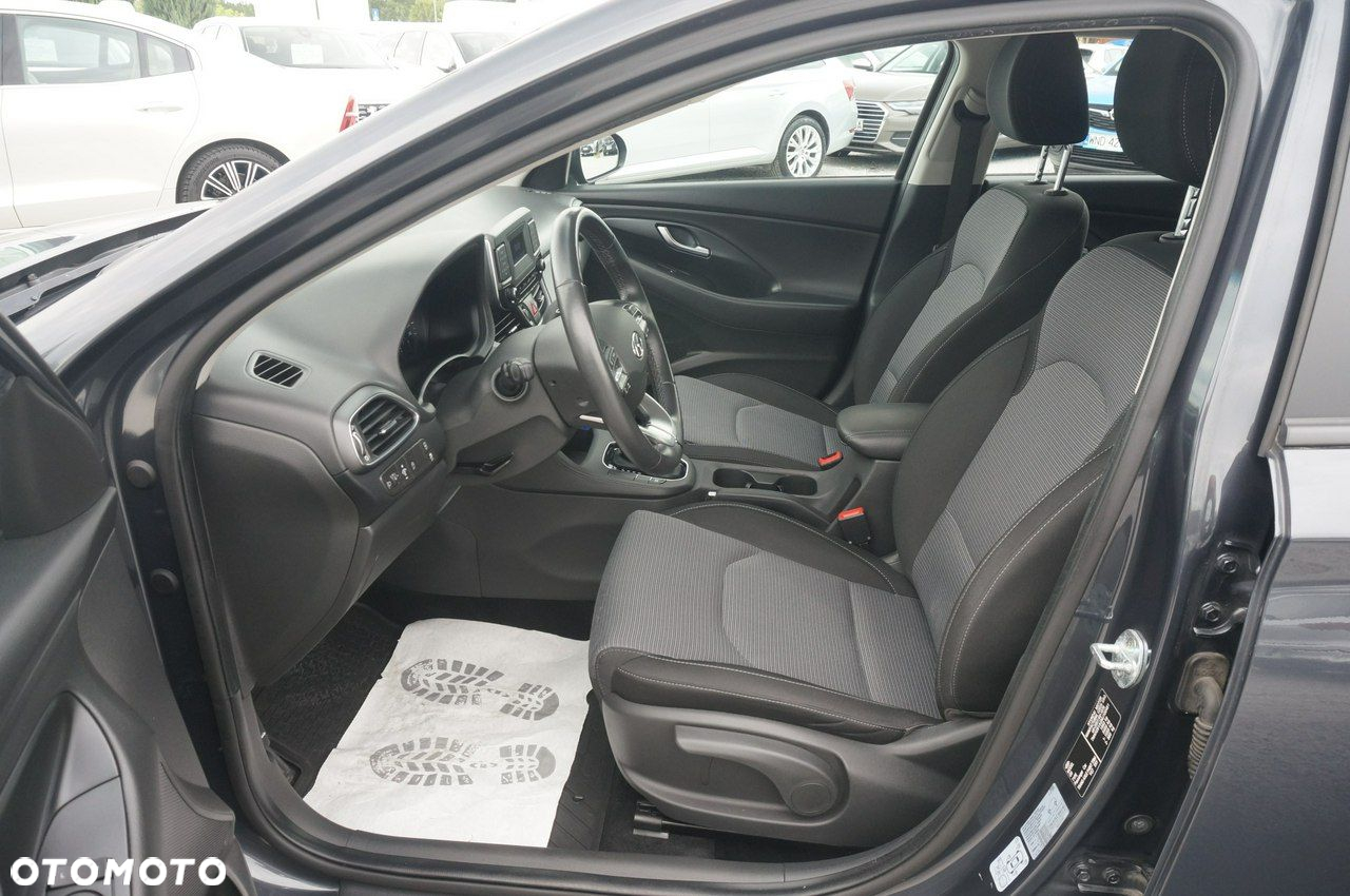 Hyundai i30 1.6 D Classic + DCT - 20