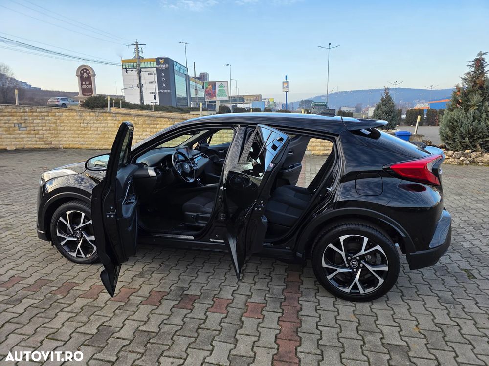 Toyota C-HR Hybrid Club - 30
