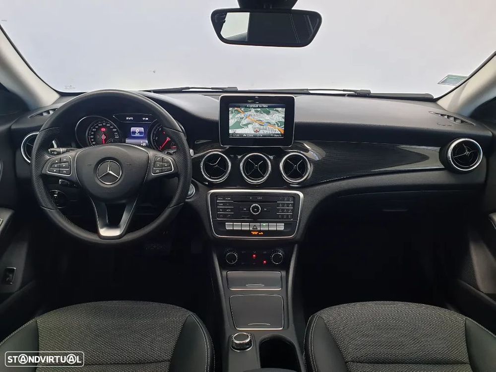 Mercedes-Benz CLA 180 - 2