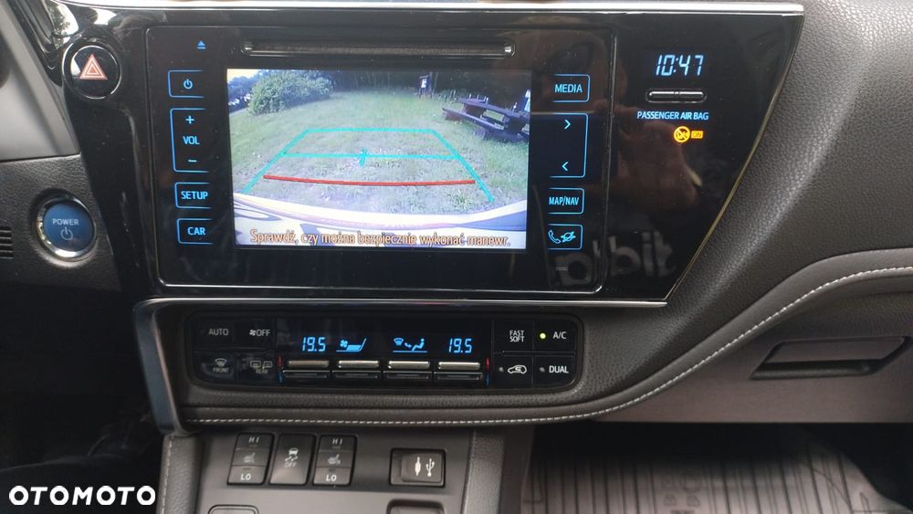 Toyota Auris 1.8 HSD Luna - 27