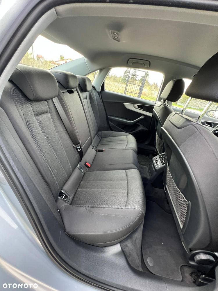 Audi A4 Limousine - 21