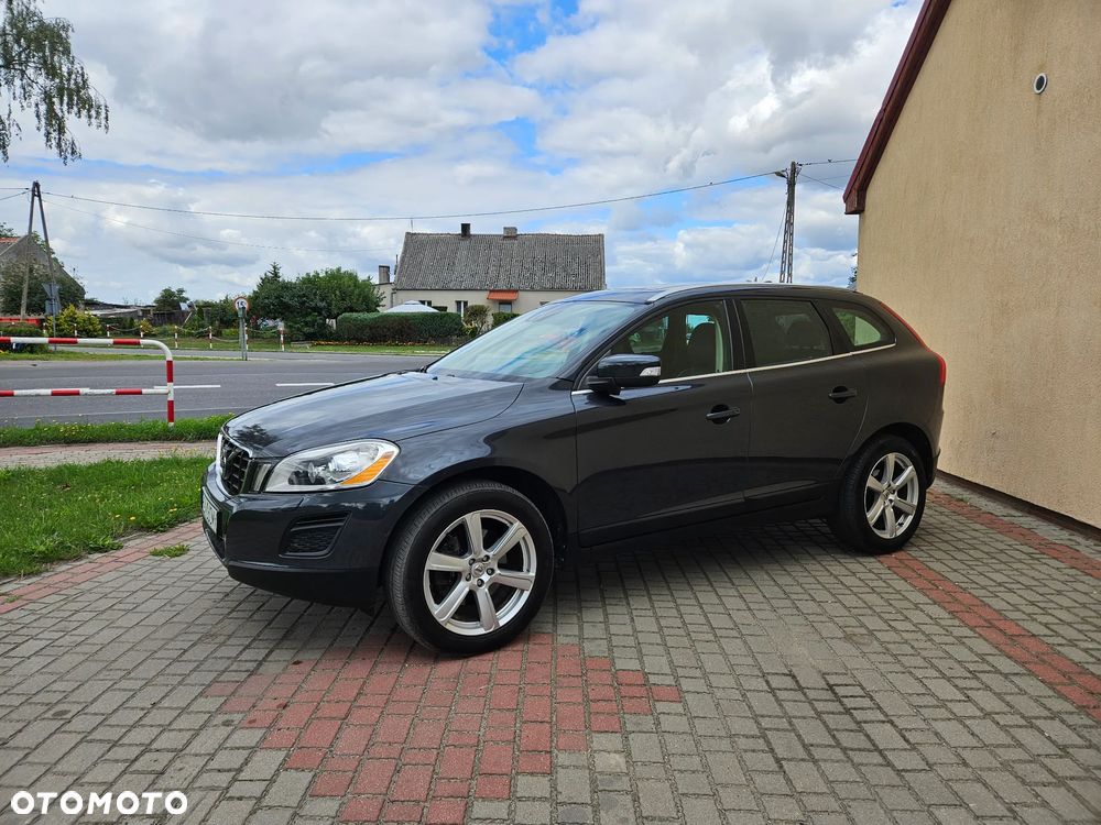 Volvo XC 60 D5 AWD Geartronic Summum - 4