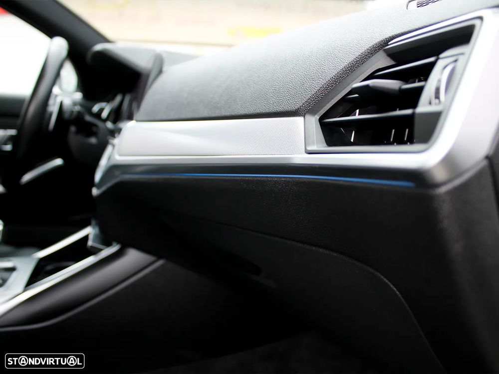 BMW 330 e Pack M Auto - 30