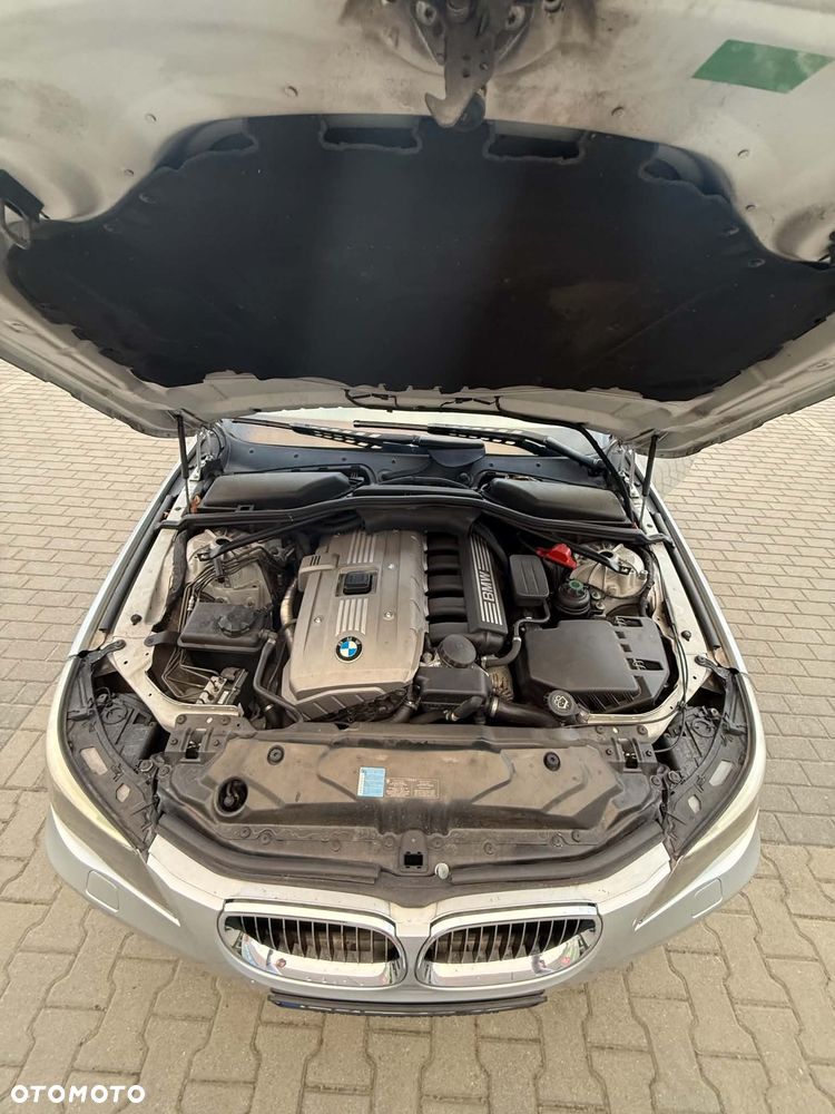 BMW Seria 5 525i - 13