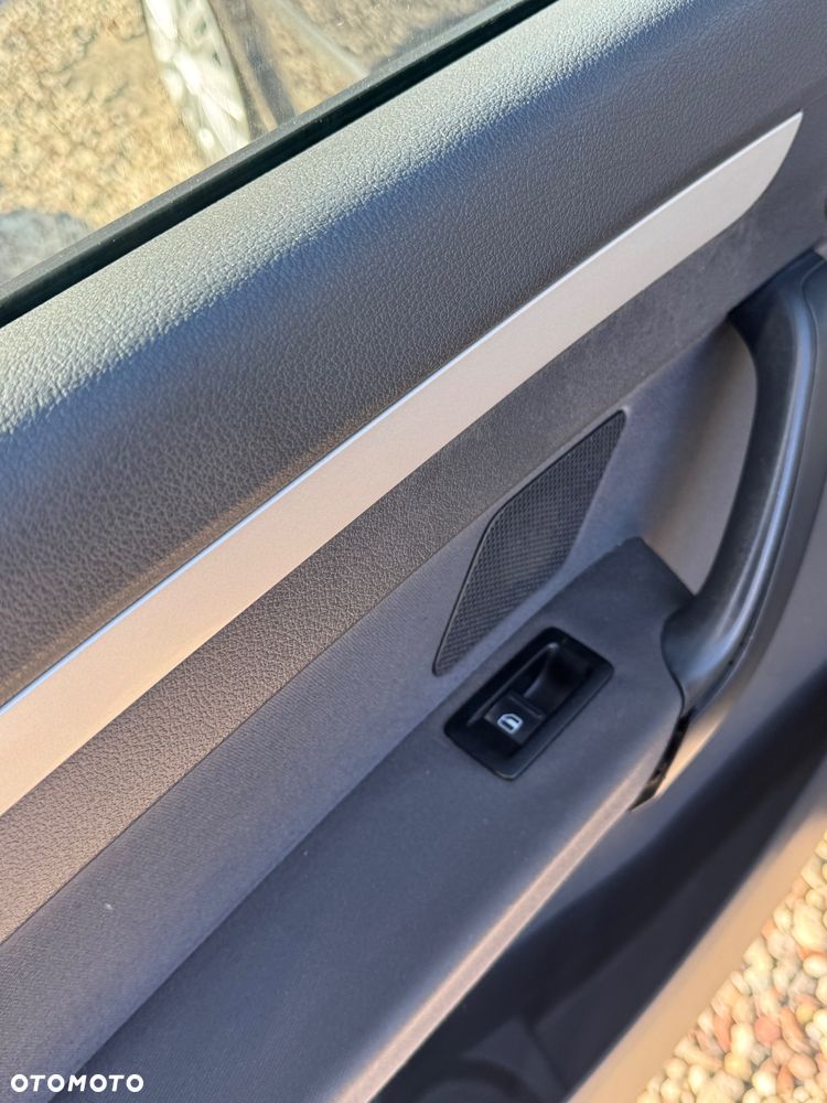 Volkswagen Touran 1.4 TSI Comfortline - 24