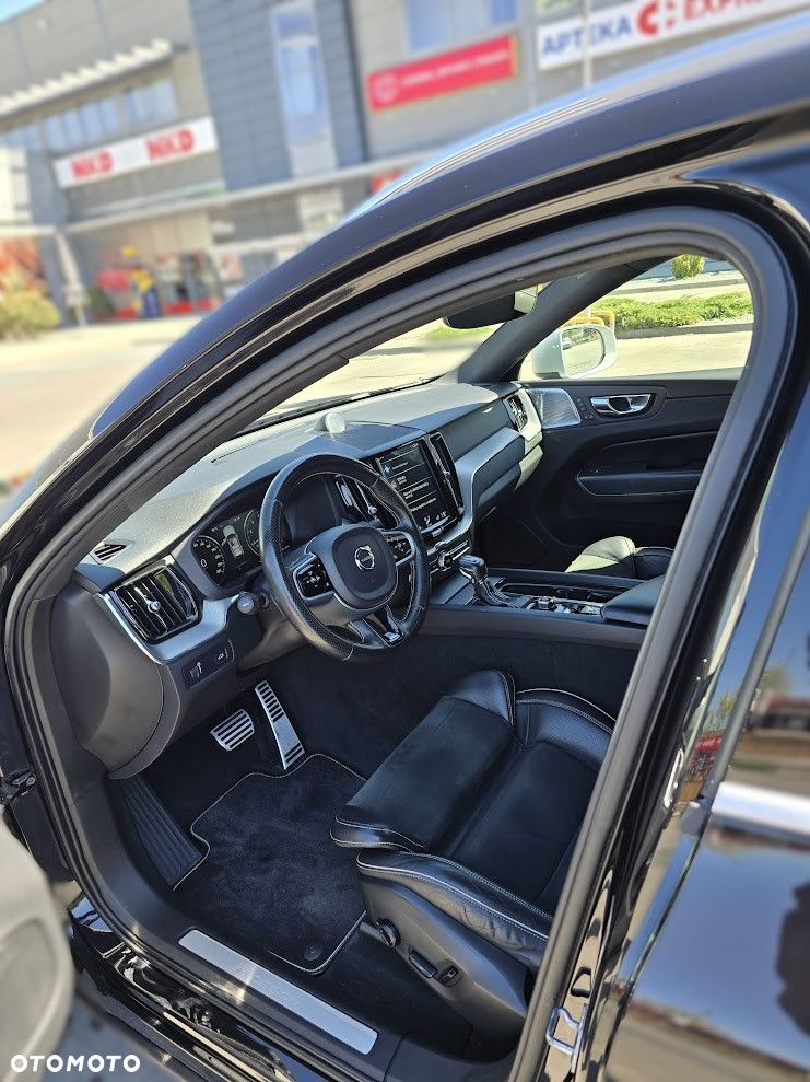 Volvo XC 60 T6 AWD Geartronic RDesign - 8