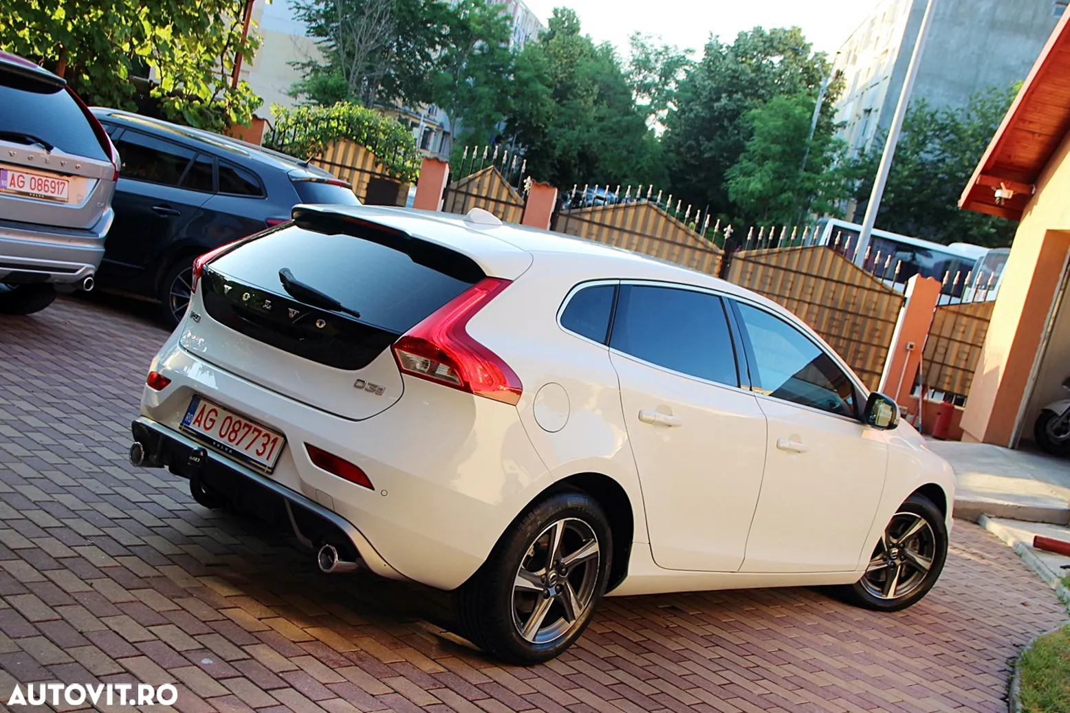 Volvo V40 D3 Geartronic RDesign - 12
