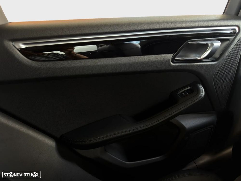 Porsche Macan S - 25