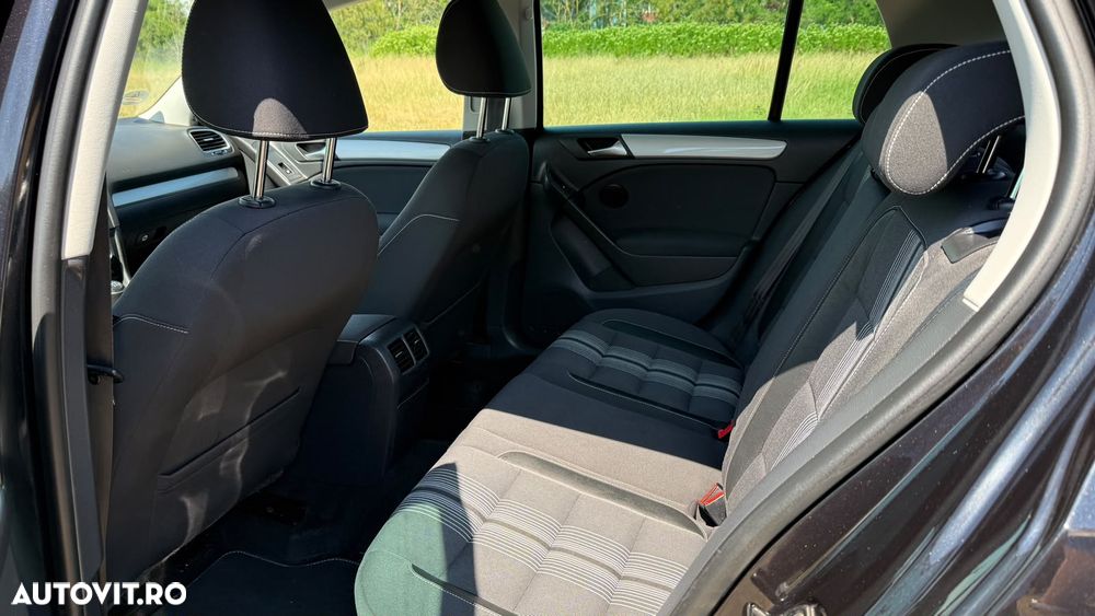 Volkswagen Golf - 10