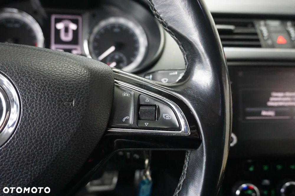 Skoda Octavia 2.0 TDI 4x4 DSG Scout - 28