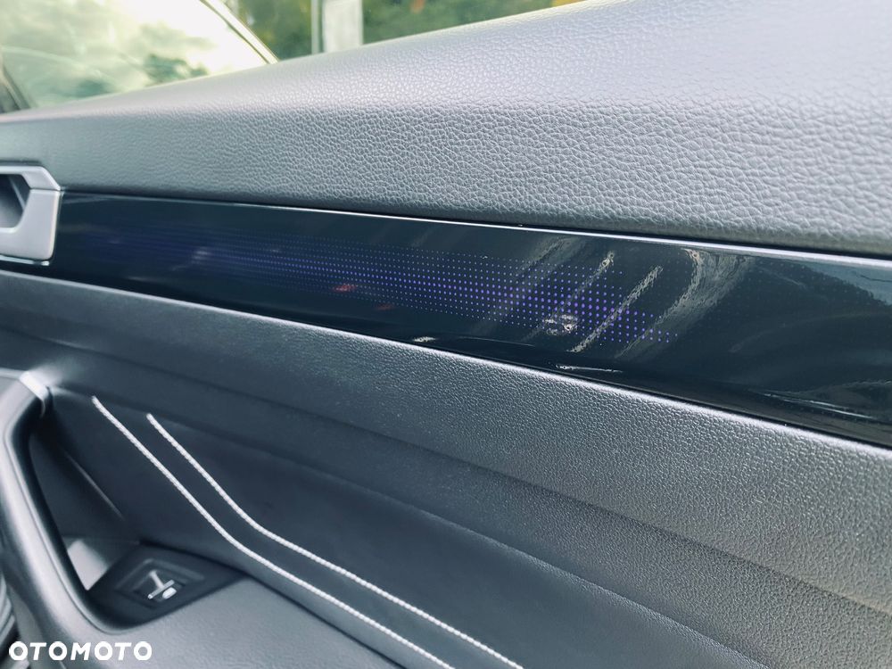 Volkswagen Arteon 2.0 TDI R-Line DSG - 26