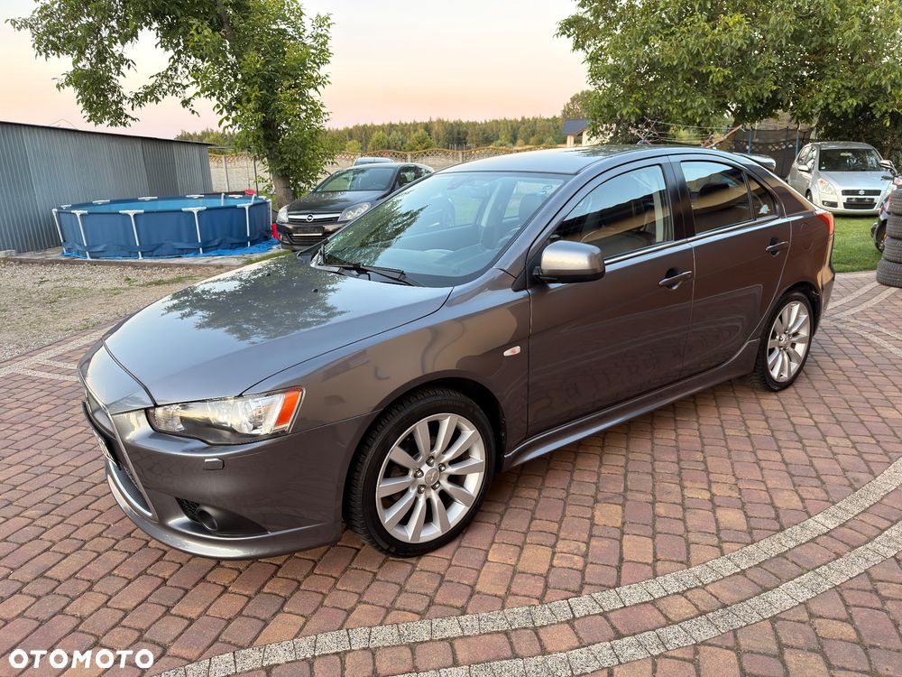 Mitsubishi Lancer 1.8 Instyle NAVI - 2