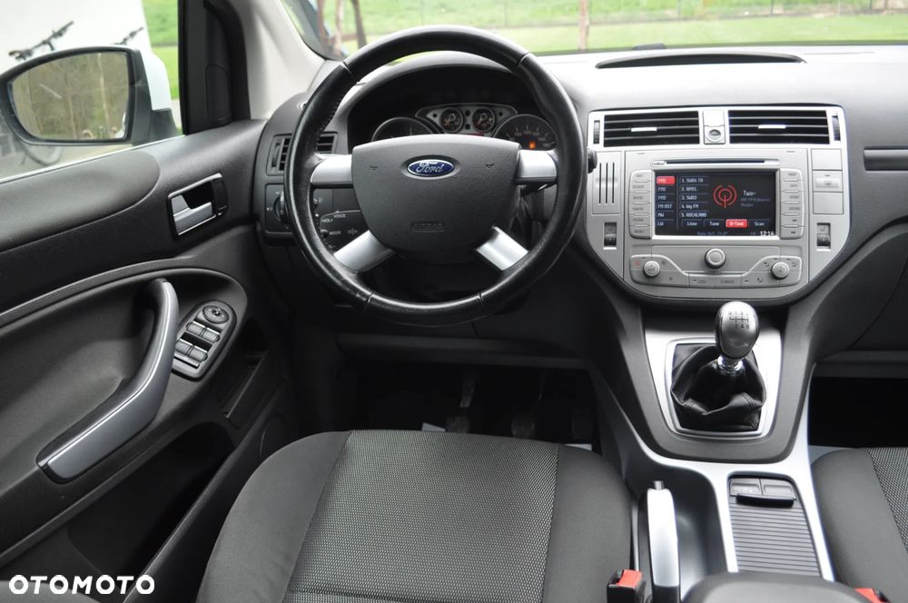 Ford Kuga 2.0 TDCi 2x4 Titanium - 25