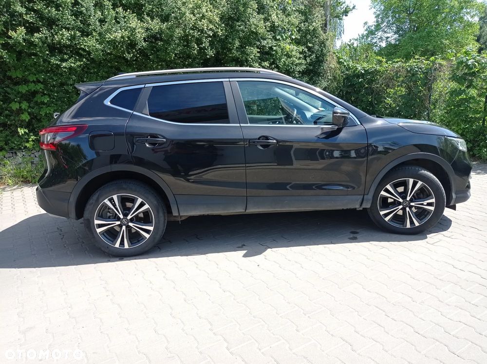 Nissan Qashqai 1.3 DIG-T N-Connecta - 1
