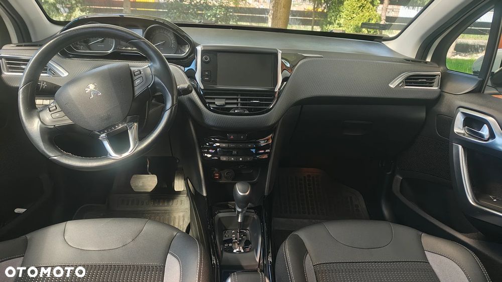 Peugeot 2008 1.2 Pure Tech Active S&S EAT6 - 8