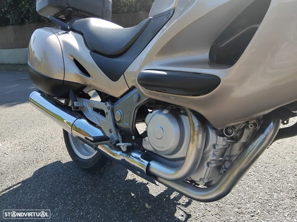Honda Deauville NT - 8
