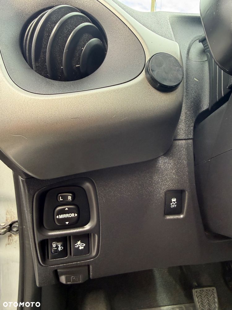 Toyota Aygo x.shift x-play connect - 6