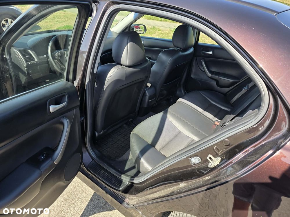 Honda Accord 2.0 Executive - 18