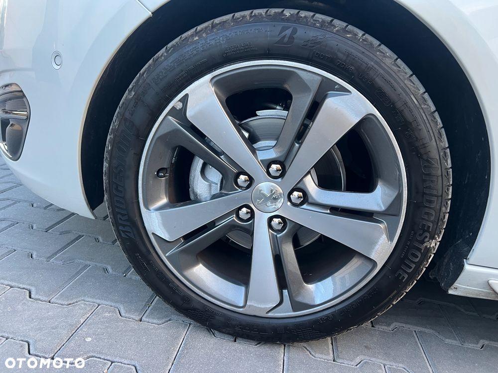 Peugeot 308 PureTech 130 EAT6 Stop & Start GT-Line Edition - 17