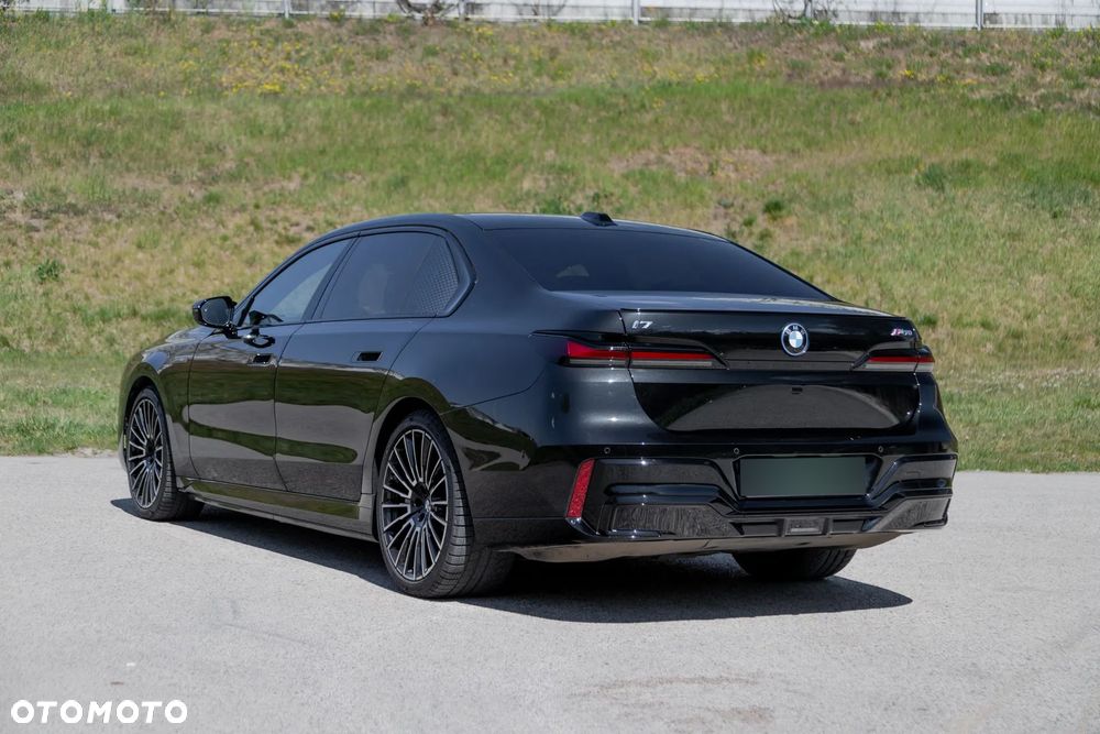 BMW i7 - 5