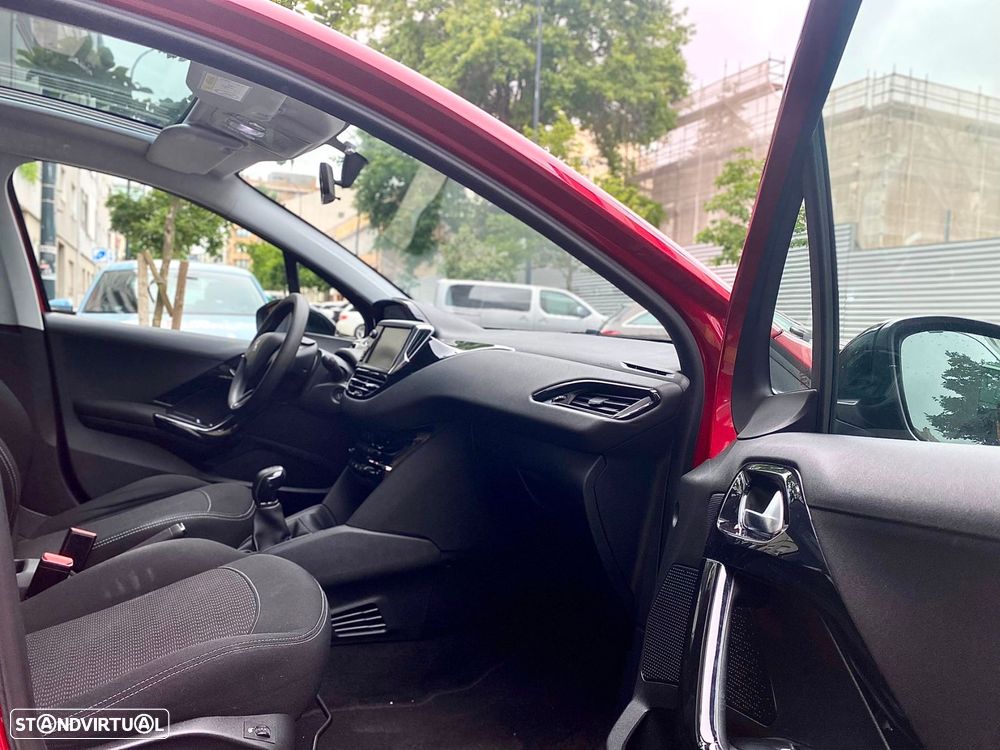Peugeot 208 1.2 VTi Allure - 20