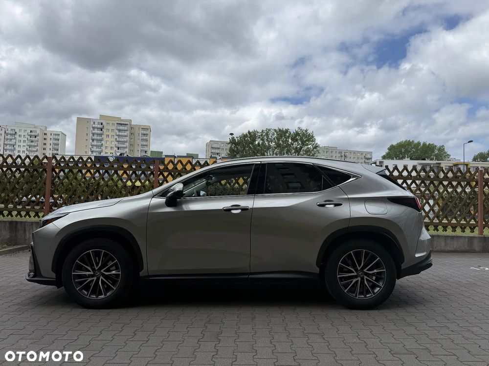 Lexus NX 350h Prestige 2WD - 4