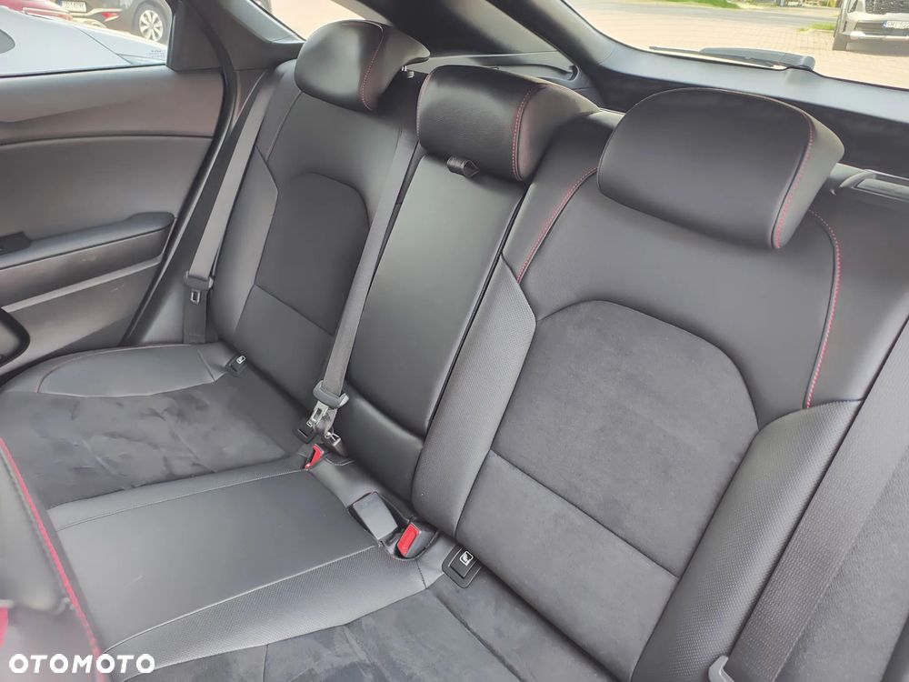 Kia ProCeed 1.6 T-GDI DCT7 OPF GT - 13