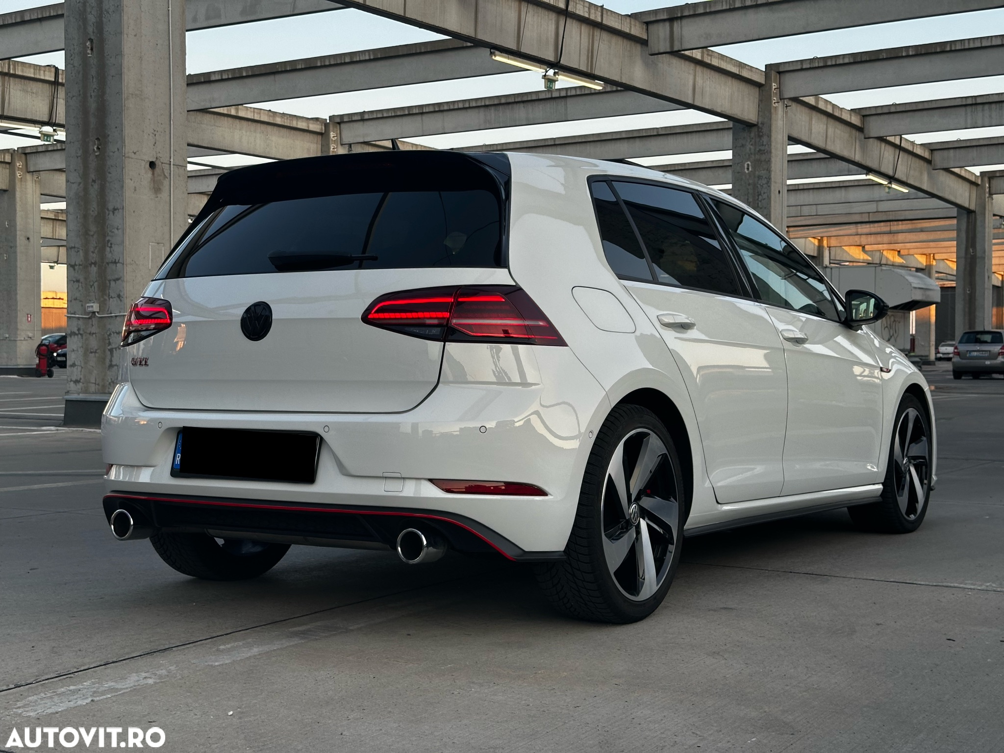 Volkswagen Golf GTI 2.0 TSI OPF DSG Performance - 5