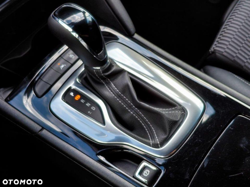 Opel Insignia - 19