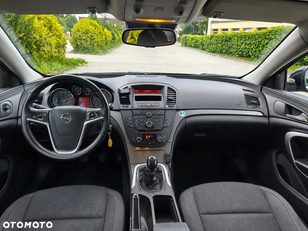 Opel Insignia 1.8 - 9