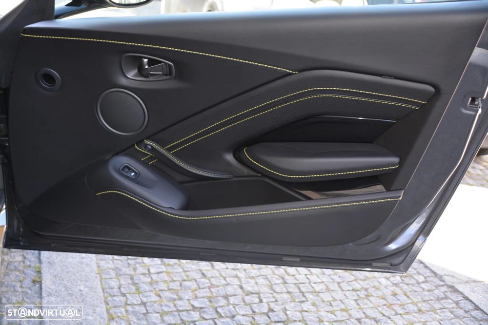 Aston Martin Vantage Roadster V8 - 52