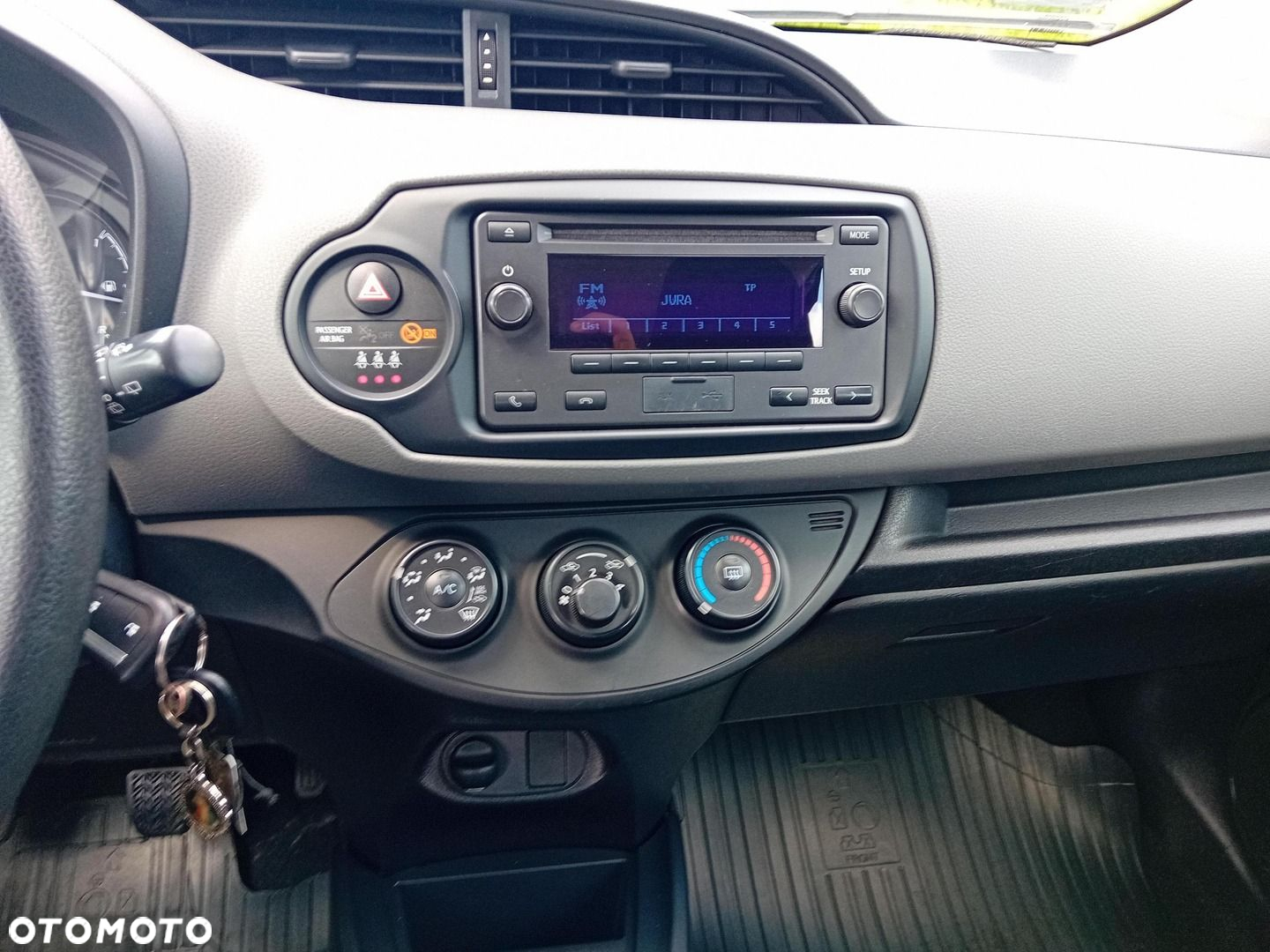 Toyota Yaris - 16