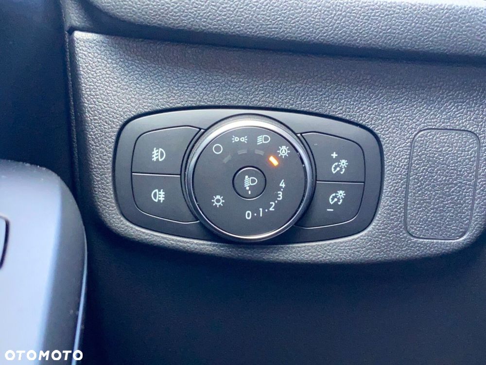 Ford Focus 1.0 EcoBoost Titanium X - 30