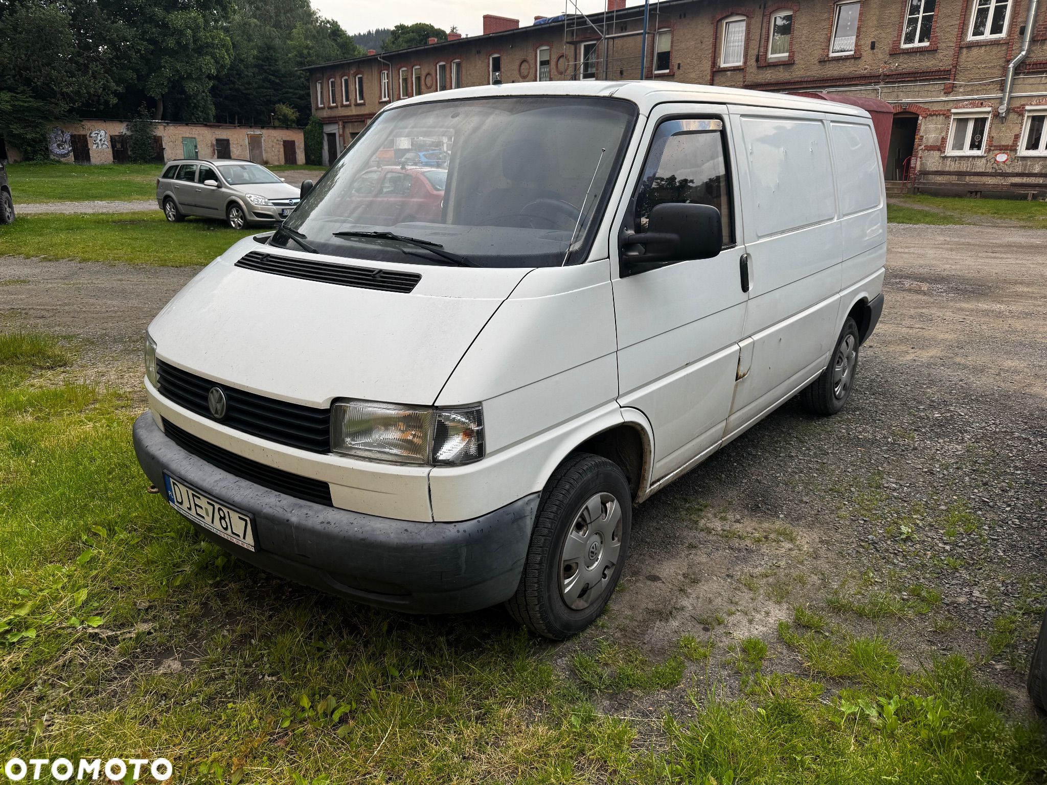 Volkswagen Transporter - 1