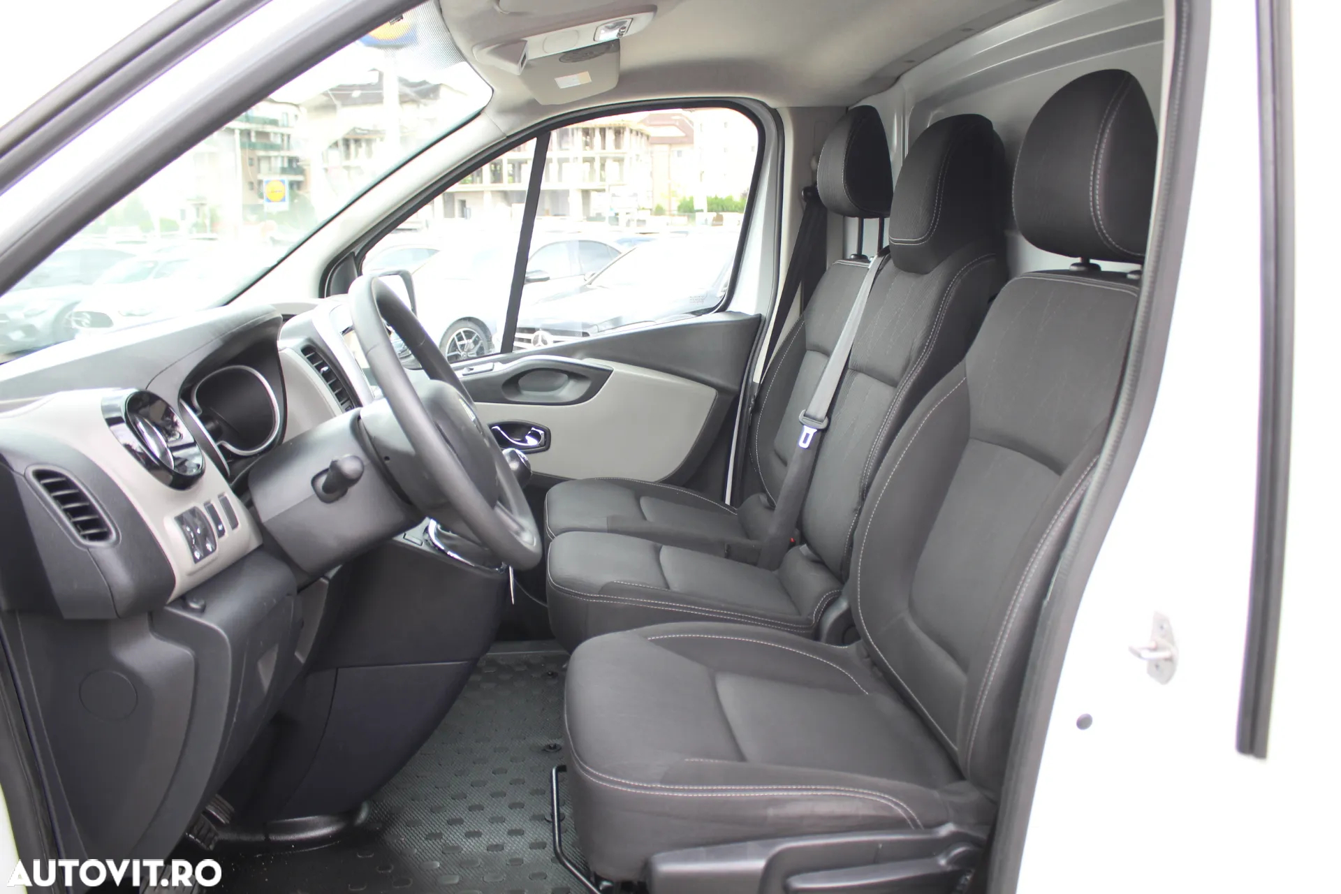 Renault Trafic ENERGY dCi 125 Grand Combi Authentique - 9