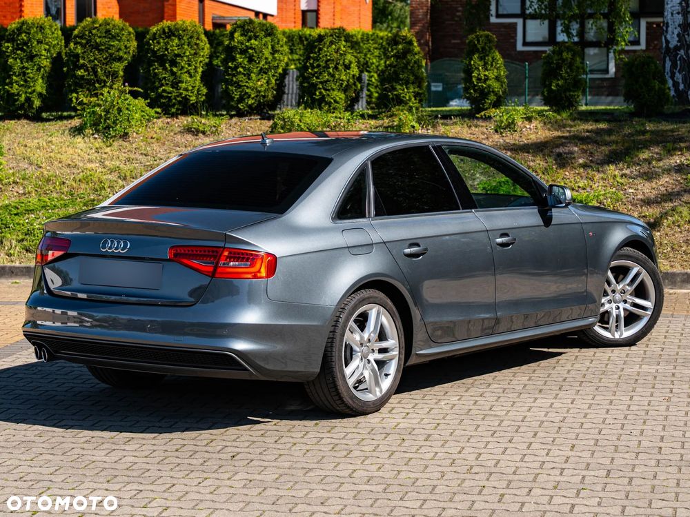 Audi A4 Limousine - 8