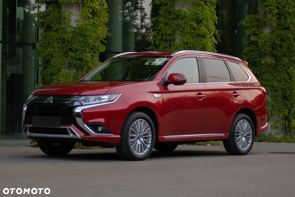 Mitsubishi Outlander - 1